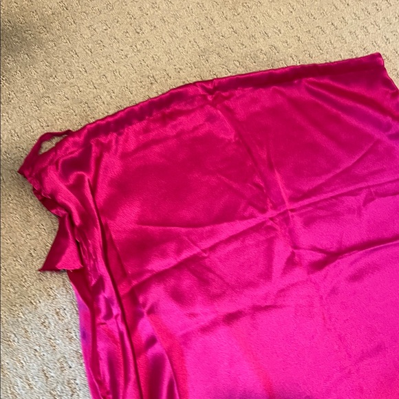 Elegant Pink Satin Sari Slip/Skirt - Picture 3 of 3